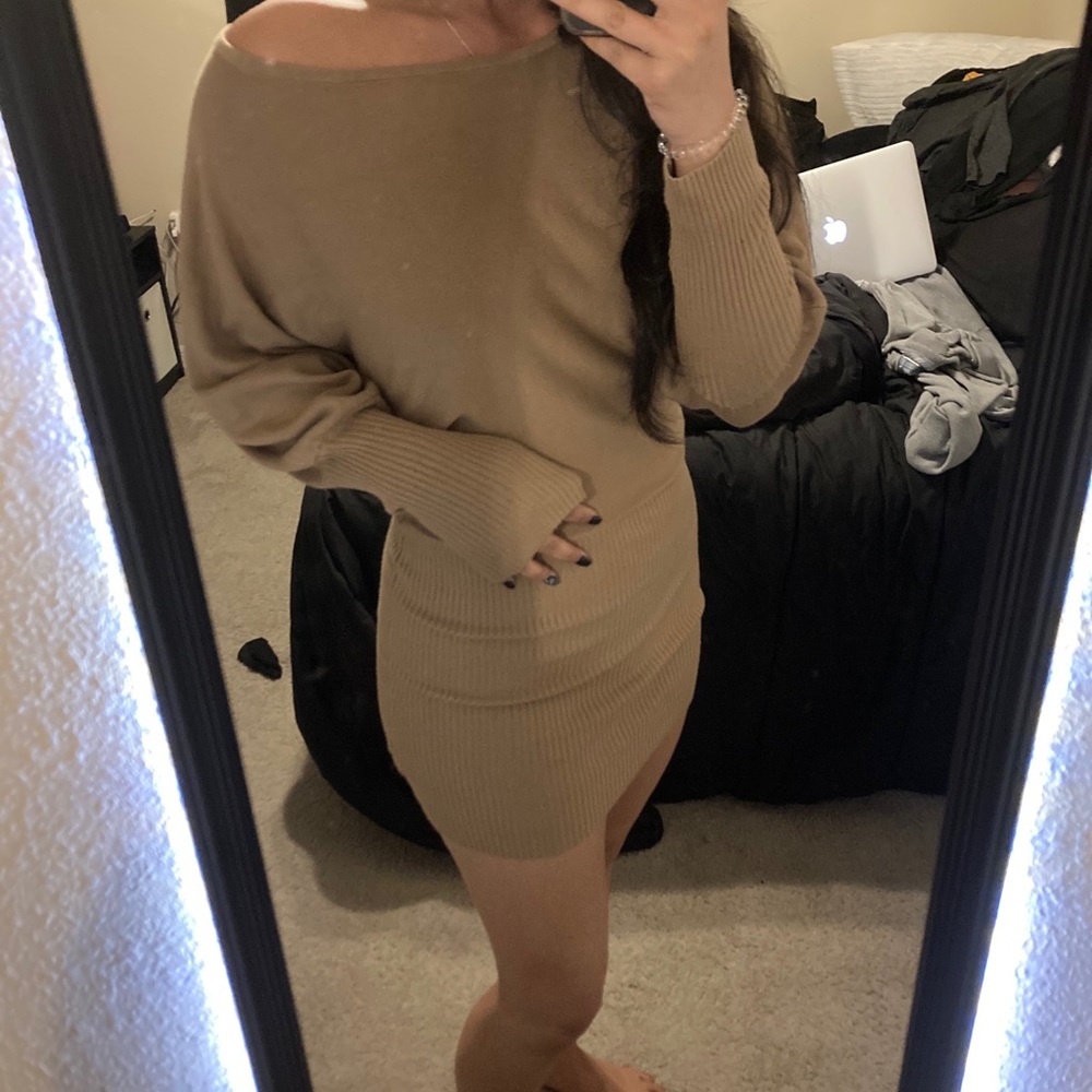 ❣️SOLD❣️Off the Shoulder Dress